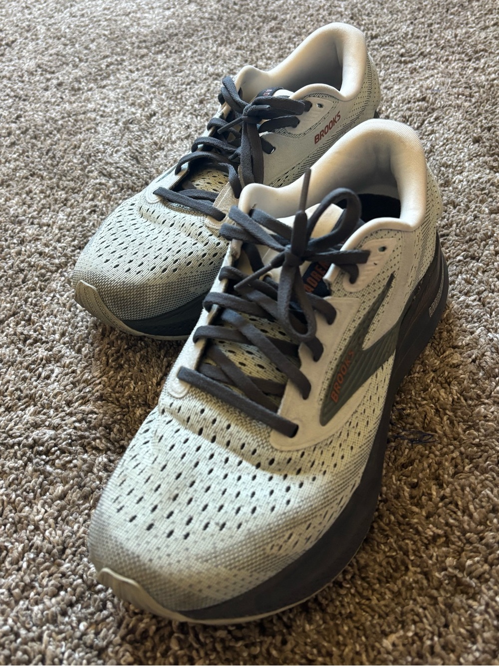 Brooks Women’s Adrenaline GTS 24 Running Shoes in Sea Foam - Picture 5 of 11